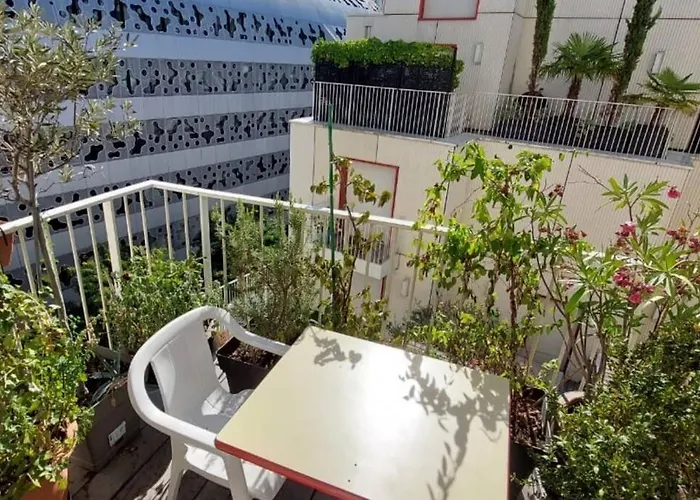 Eiffel Seightseing *