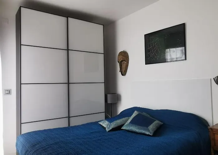 Eiffel Seightseing * Paris